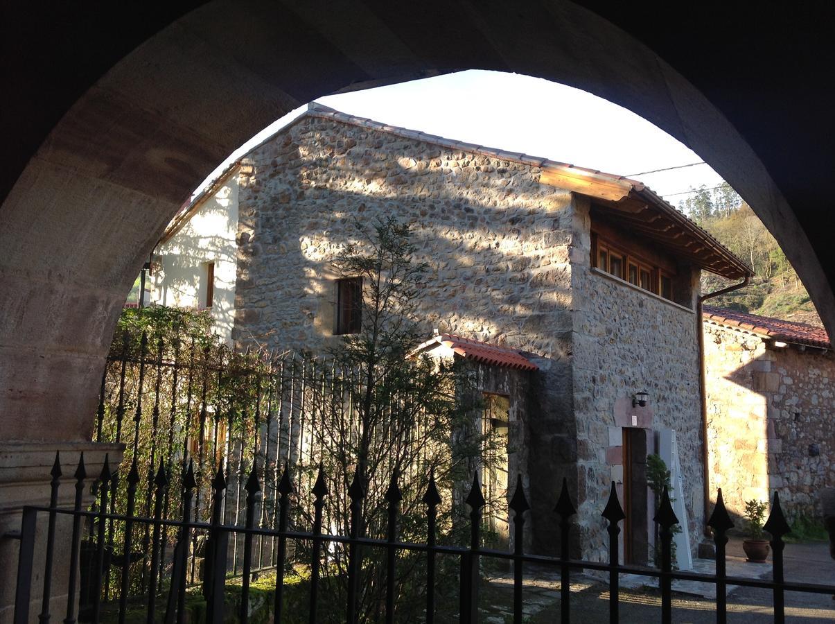 בית הארחה Treceño 	Casona De La Salceda מראה חיצוני תמונה