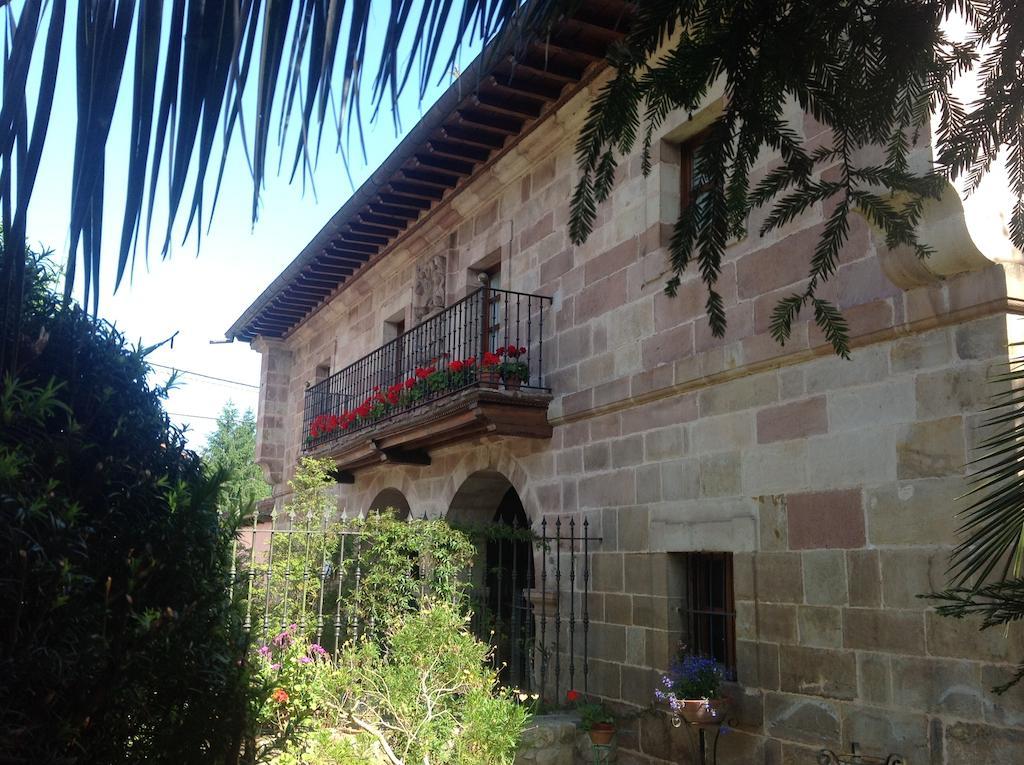 בית הארחה Treceño 	Casona De La Salceda מראה חיצוני תמונה