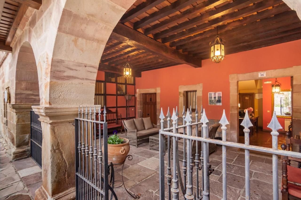 בית הארחה Treceño 	Casona De La Salceda מראה חיצוני תמונה