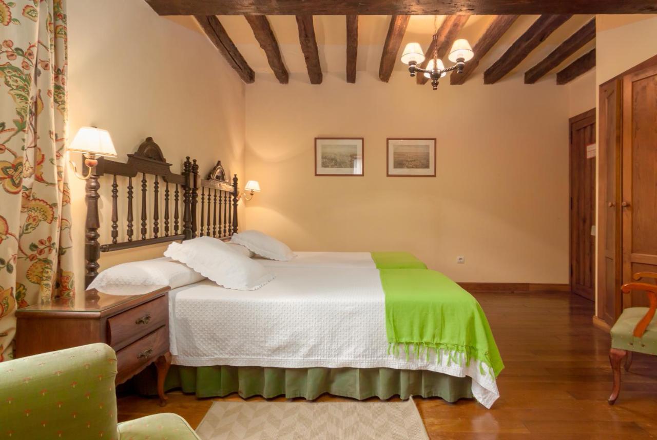 בית הארחה Treceño 	Casona De La Salceda מראה חיצוני תמונה
